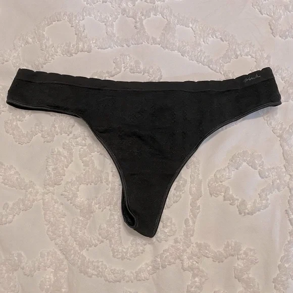 NWT VS seamless M thong - Picture 1 of 5